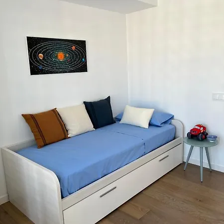 Апартаменты Amazing Beachfront - La Cala